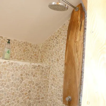 Savoyard Balcon De Villy * Eteaux